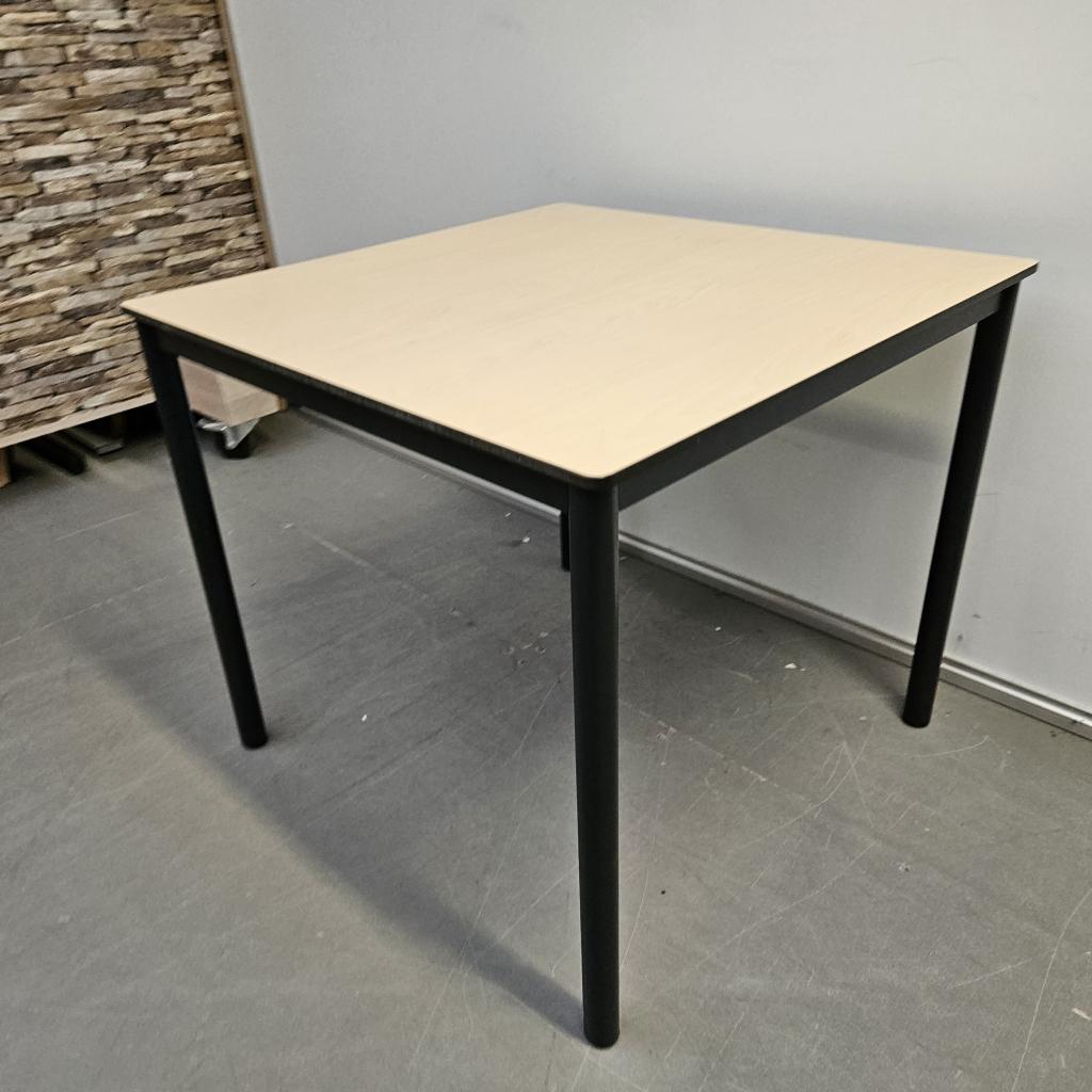 Ahrend stevige kleine tafel - 80x80 cm, Huis en Inrichting, Tafelonderdelen, Niet ingevuld, Gebruikt, Niet ingevuld, Niet ingevuld