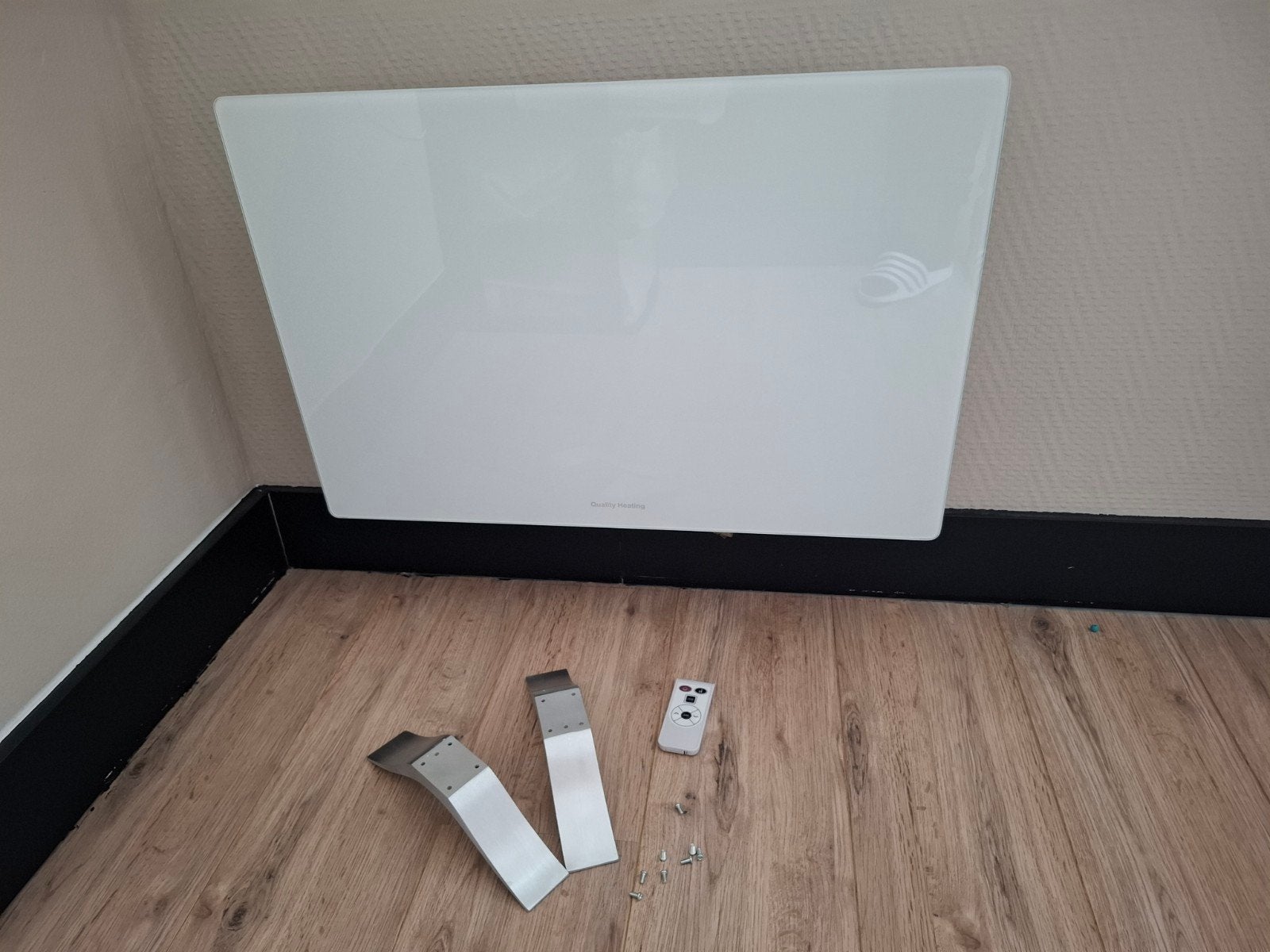 Elektrische verwarming 1500W Quality Heating., Doe-het-zelf en Verbouw, Verwarming en Radiatoren, Ophalen, Minder dan 60 cm, Radiator