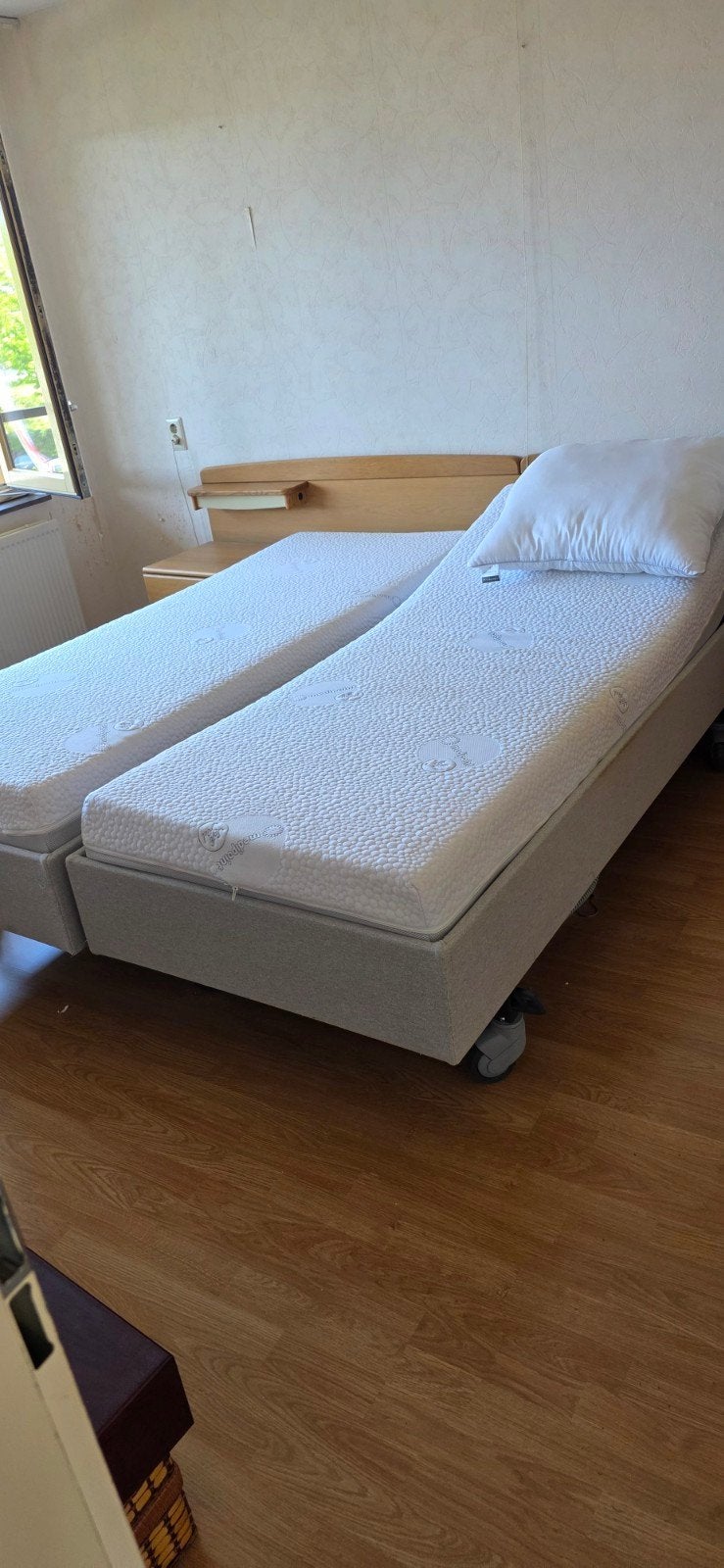 Medipoint seniorenbedden, elektrisch verstelbaar, Ophalen, Verstelbaar, 90 cm, Eenpersoons