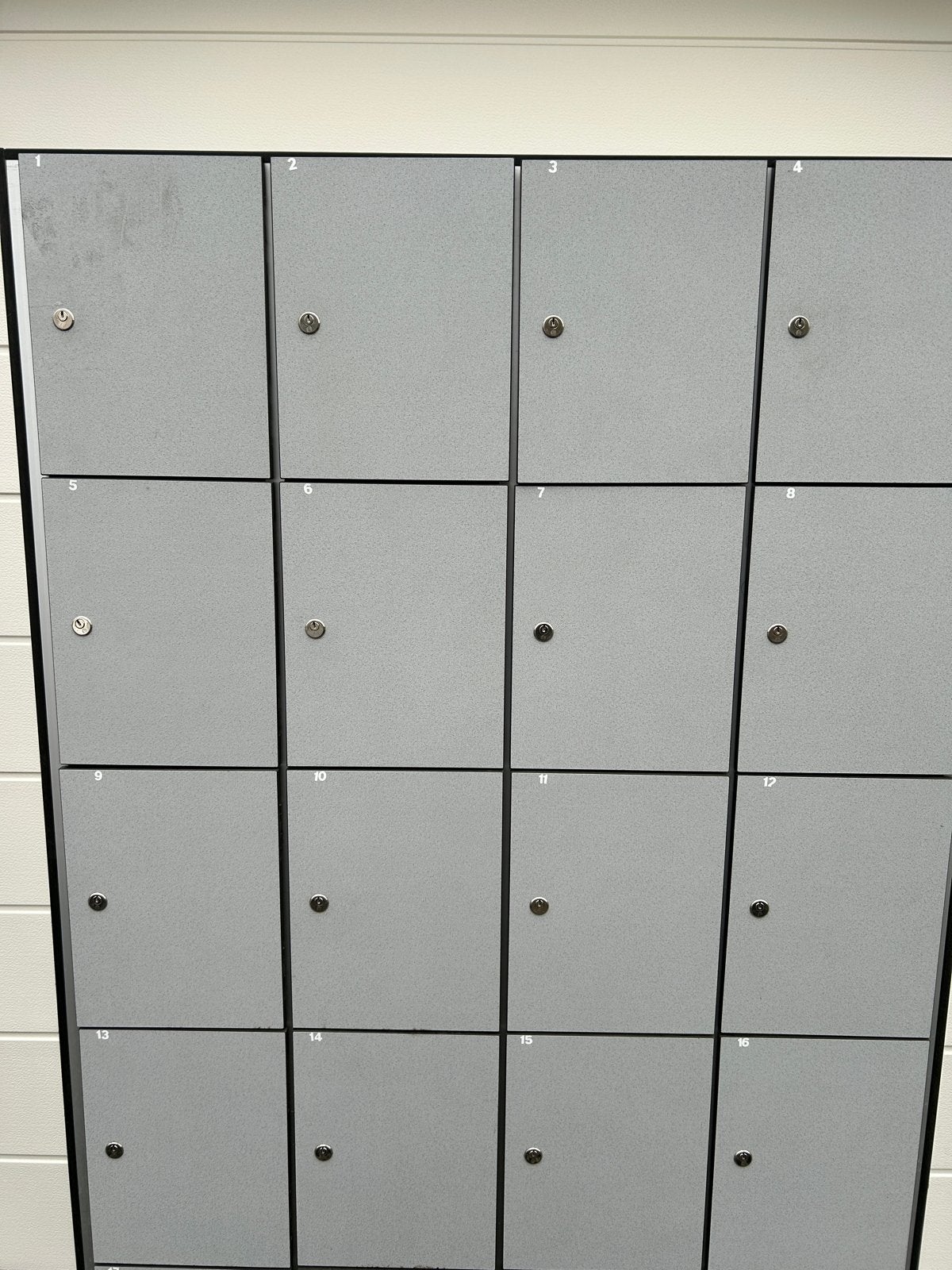 Grijze Lockerkast met 20 Vakken - Ideaal voor Kantoor/School, Huis en Inrichting, Ophalen, Gebruikt