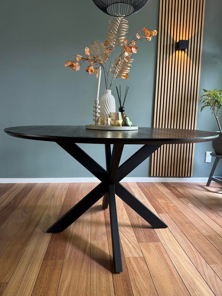 Ronde eettafel zwart - Doorsnede 140cm, Ophalen, 100 tot 150 cm, Zo goed als nieuw, Vijf personen of meer