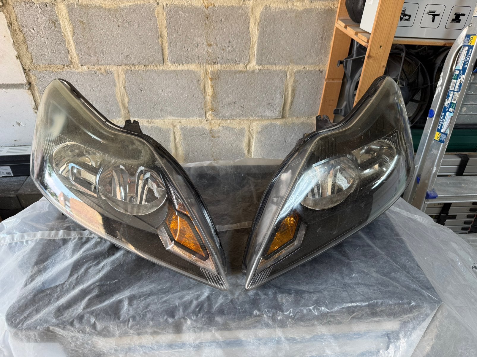 Ford Focus originele koplampen zwart L+R 2008 t/m 2011, Auto-onderdelen, Verlichting, Ophalen of Verzenden, Gebruikt, Ford