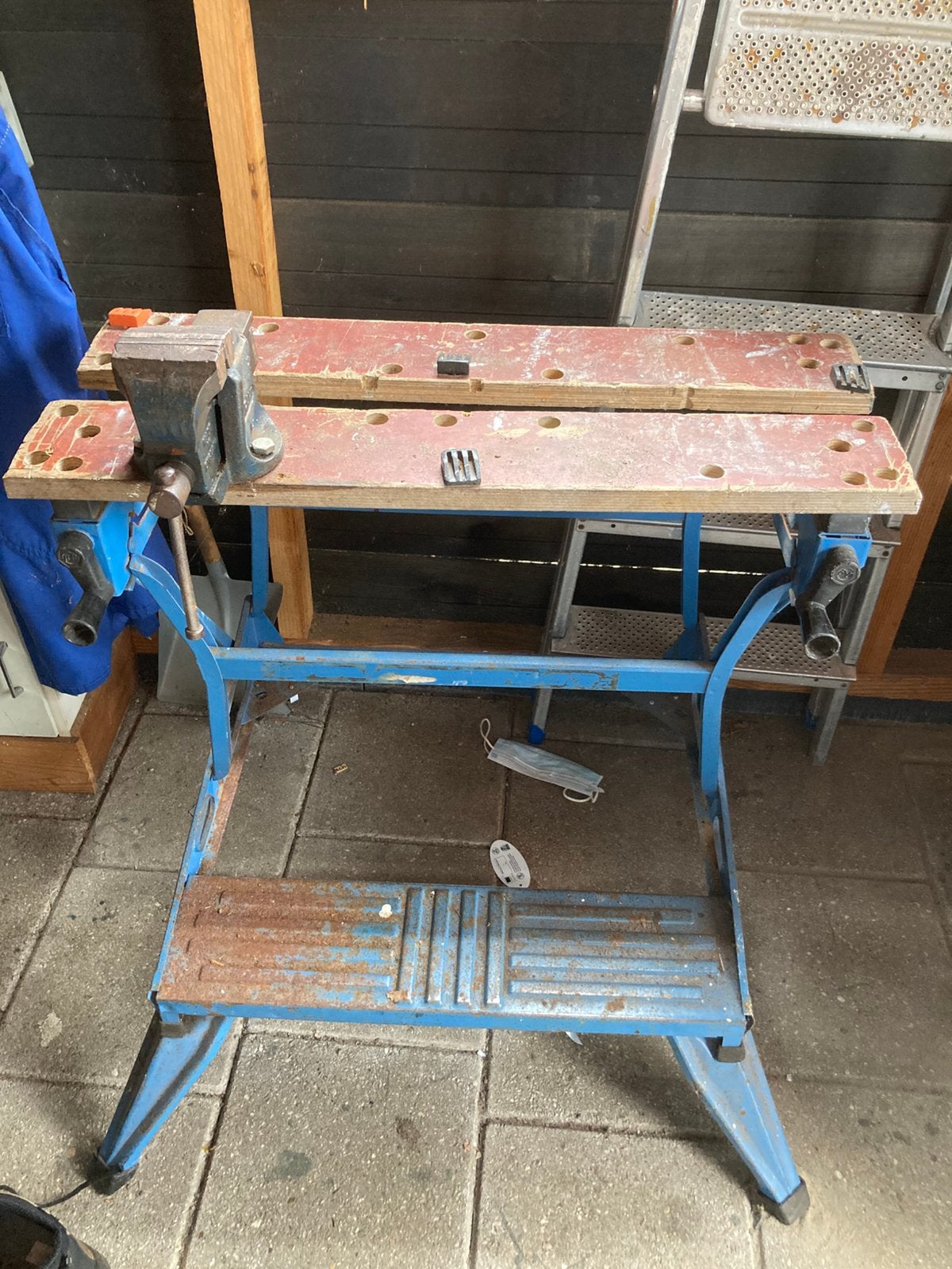 Werkbank met bankschroef, Doe-het-zelf en Verbouw, Ophalen, Gebruikt, Minder dan 70 cm, Bankschroef