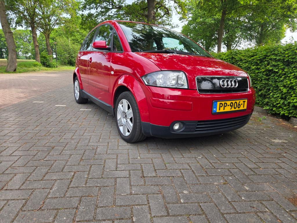 Audi A2 1.4 55KW 2003 Rood, Stof, 74 pk, 31 €/maand, 4 cilinders