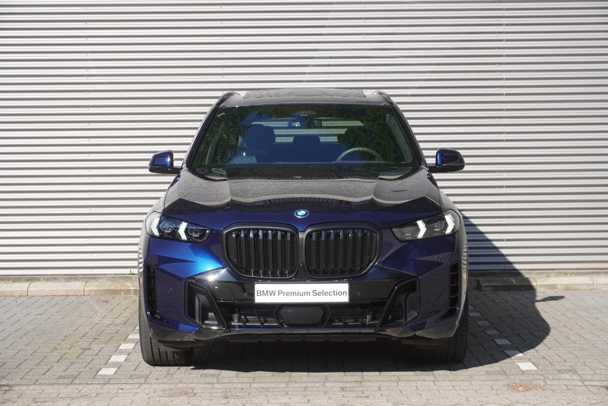 BMW X5 xDrive50e M Sportpakket Pro | Travel Pack | Innovatio, Auto's, Stof, Gebruikt, 2395 kg, Met garantie (alle)