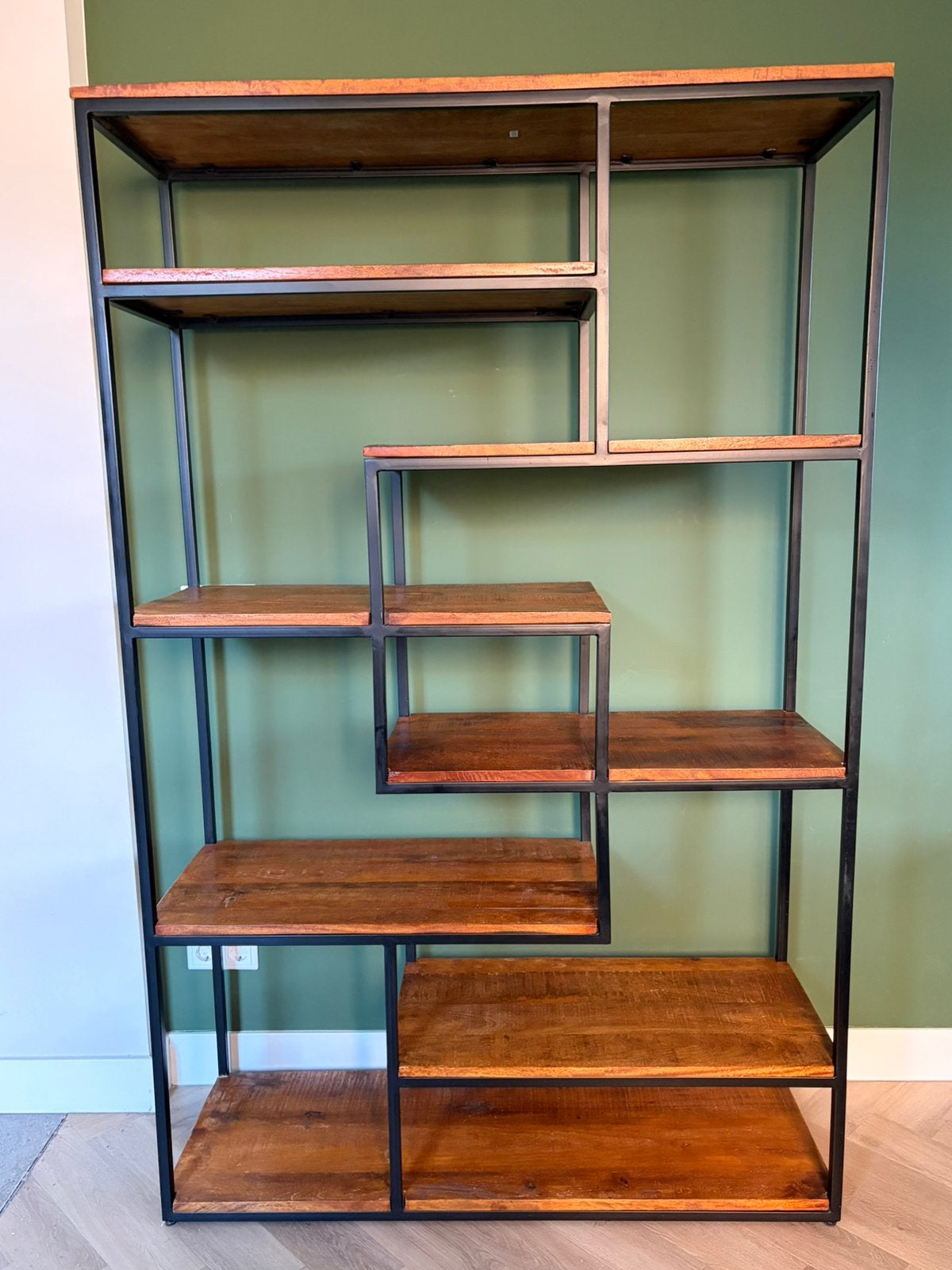 roomdivider-open kast massieve houten planken & zwart staal, Ophalen, Zo goed als nieuw