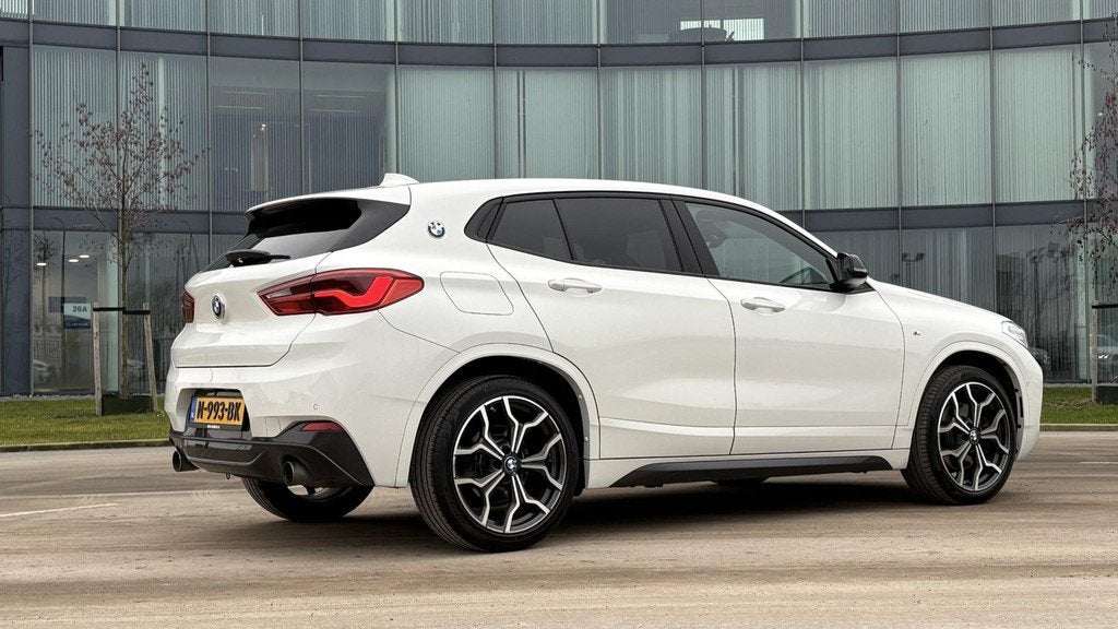 BMW X2 sDrive20i High Executive M-Sport Pano Alcantara Navi, Auto's, BMW, X2, Euro 6, 1435 kg, Wit