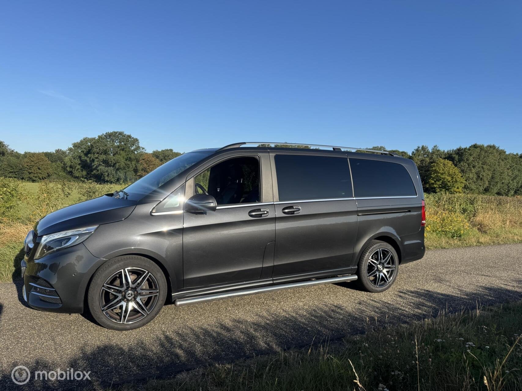 Foto 5 van Mercedes V-klasse 250d 9G Lang Amg burmester led 19'' 360cam