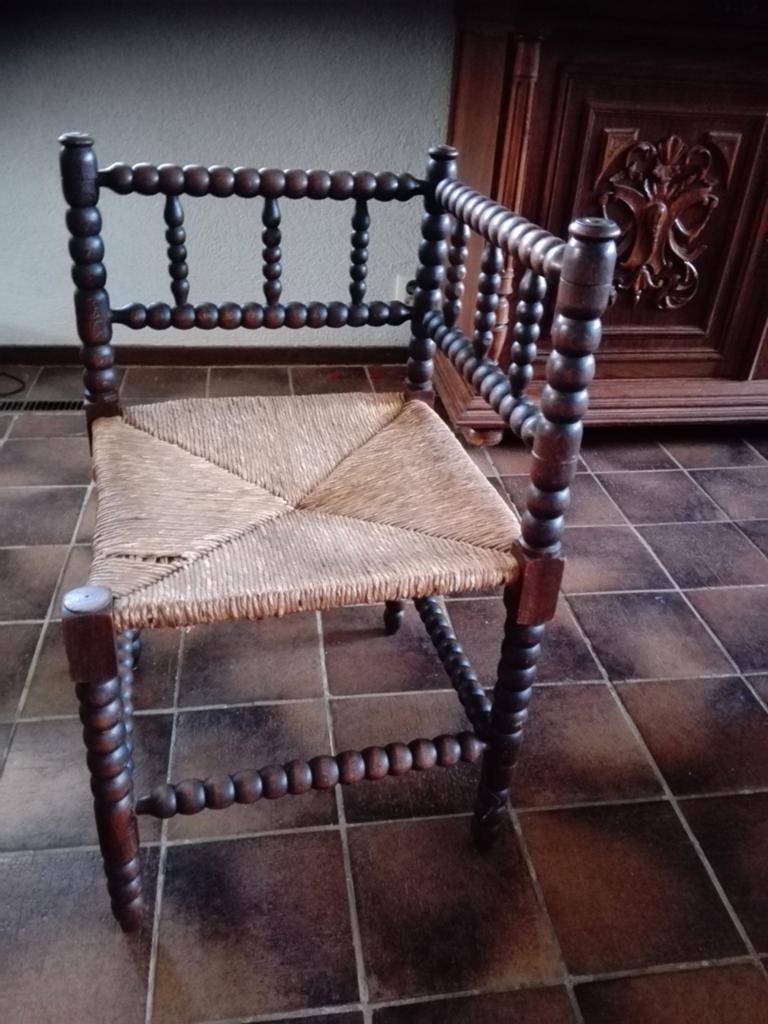 Boekstoel met biezen zitting mooie gedraaide spijlen, Ophalen