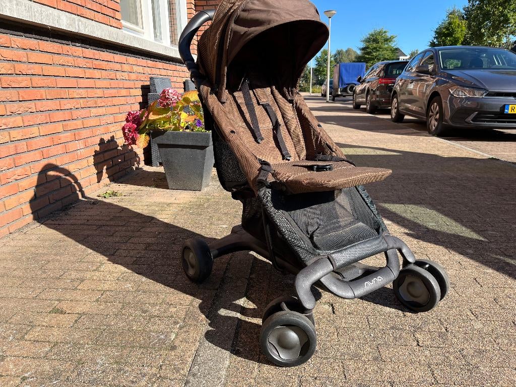 Nuna Pepp Luxx Chocolade Kinderwagen, Ophalen, Zo goed als nieuw, Overige merken, Verstelbare rugleuning