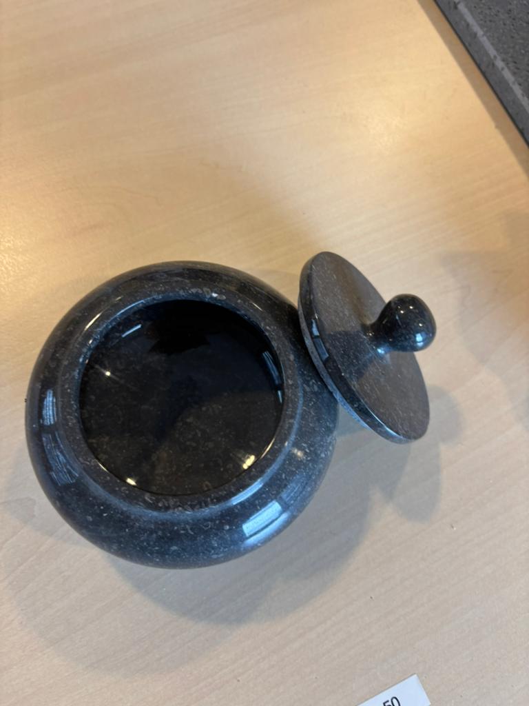 Natuurstenen bakje met deksel, Ophalen of Verzenden, Zo goed als nieuw, Overige materialen, Oor- of Traguspiercing
