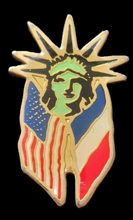 New York vrijheidsbeeld pin met vlaggen, Verzenden, Nieuw, Stad of Land, Speldje of Pin