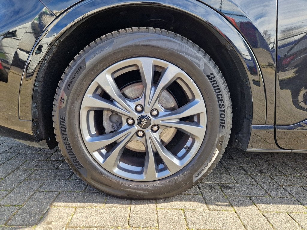 Ford Kuga 2.0 EcoBlue ST-Line 120PK AUT 2WD /1e EIG, 12 maanden, Stof, Zwart, 4 cilinders