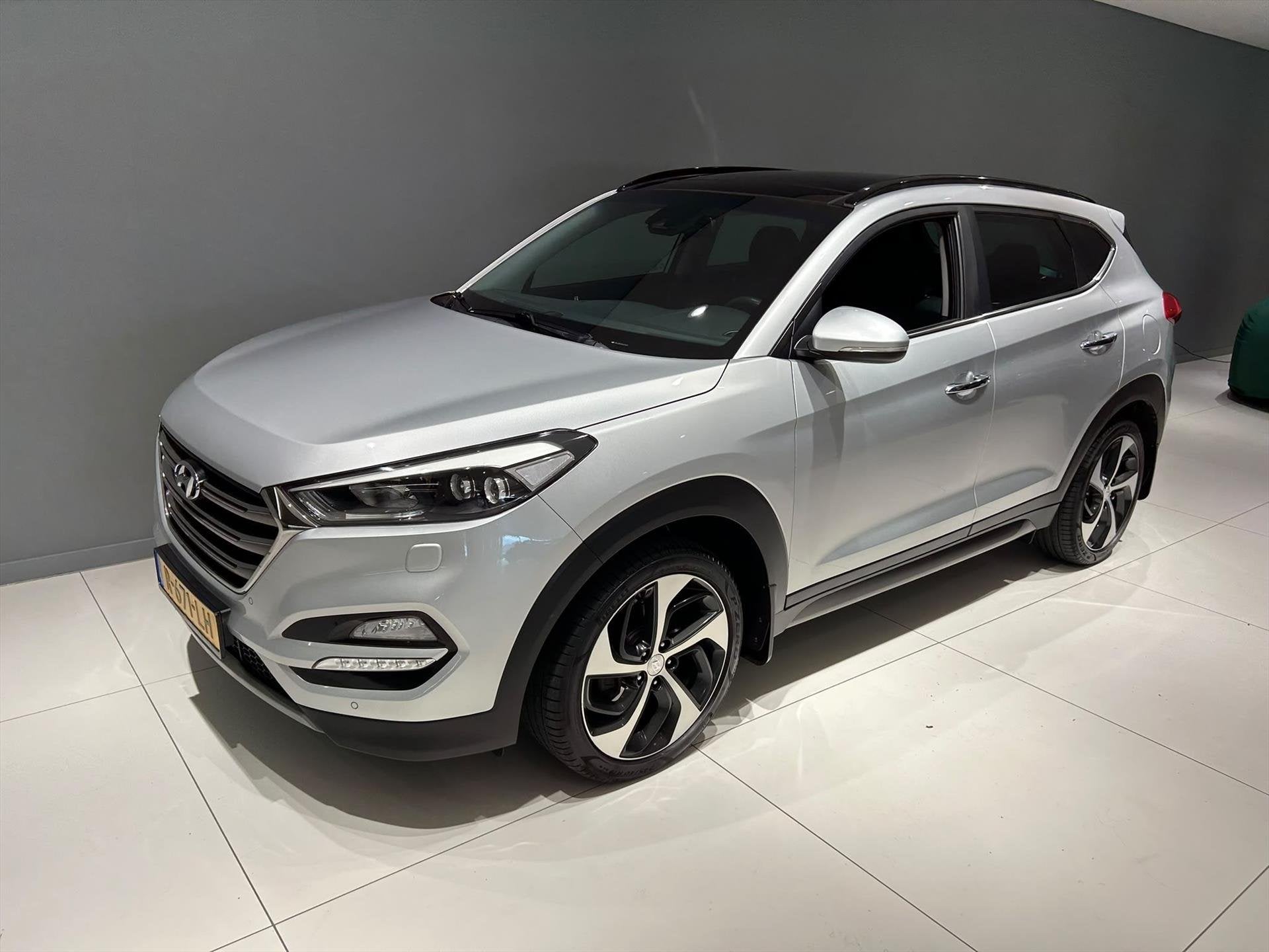 HYUNDAI Tucson 1.6 T-GDi 177pk ! Premium Pano Leder Trekhaak, Auto's, Gebruikt, 4 cilinders, Leder, Handgeschakeld
