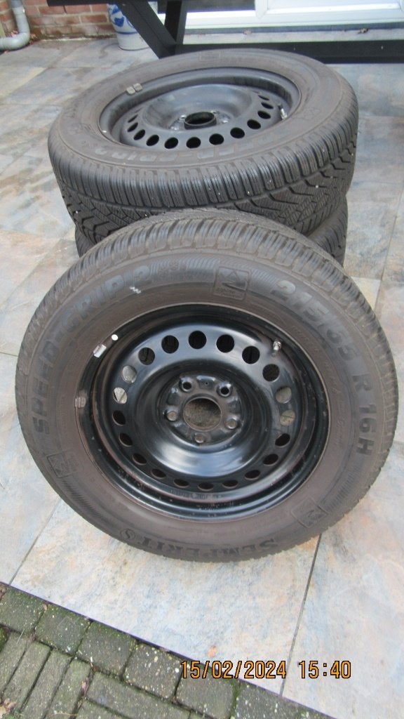 Winterbanden op velg 215/65 R16H, Ophalen, 16 inch, Banden en Velgen, Winterbanden