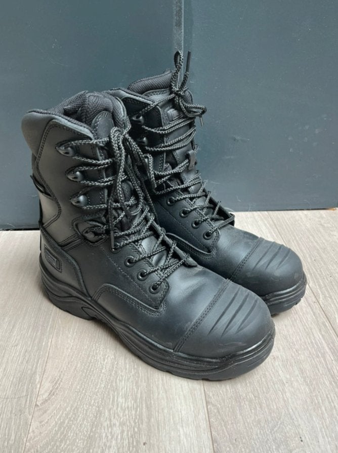 Manguun werklaarzen, Ophalen of Verzenden, Zo goed als nieuw, Zwart, Werkschoenen