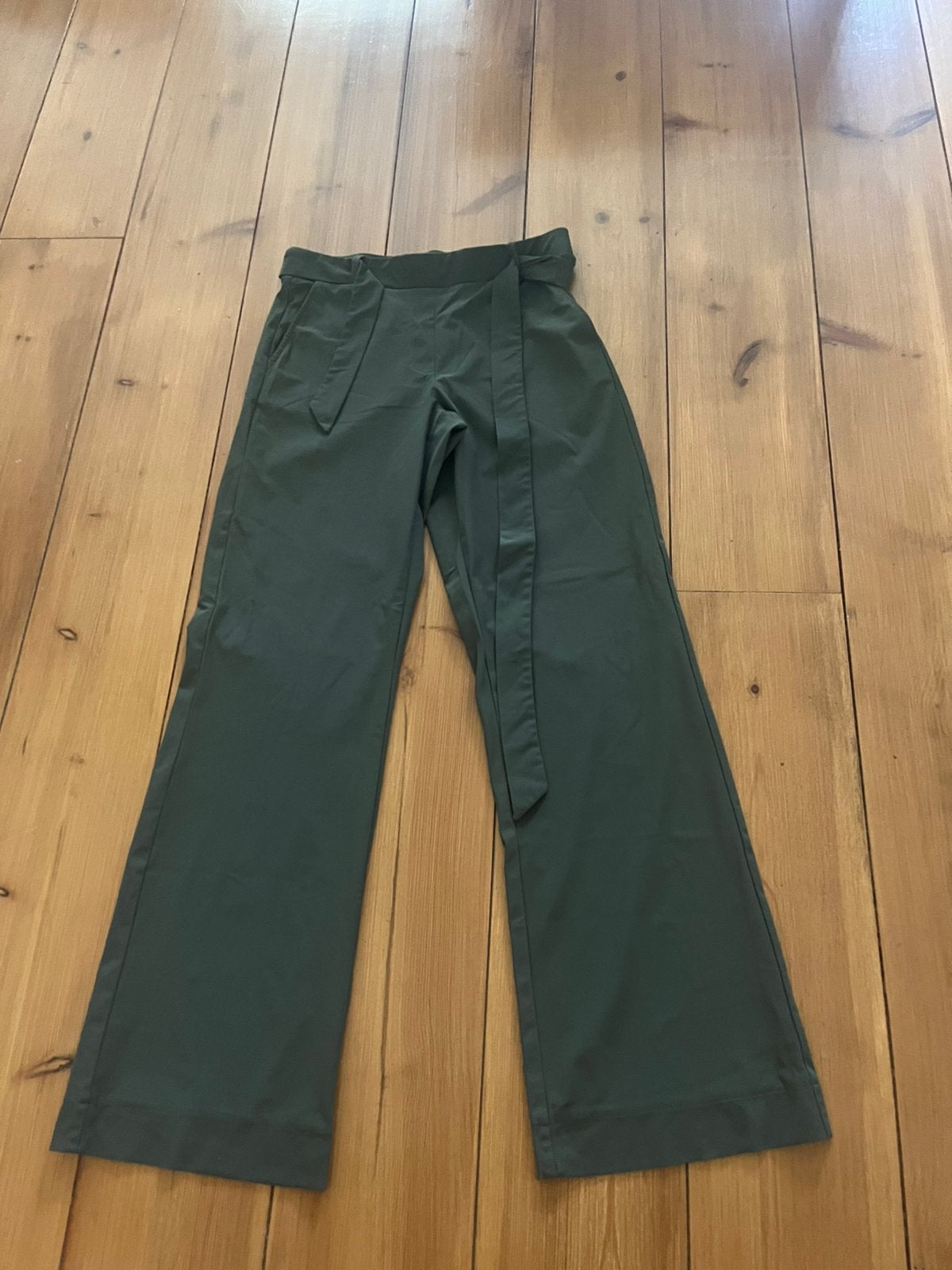 Mooie armygroene travelstof broek Studio Anneloes, S/M, Verzenden, Zo goed als nieuw, Maat 36 (S), Lang