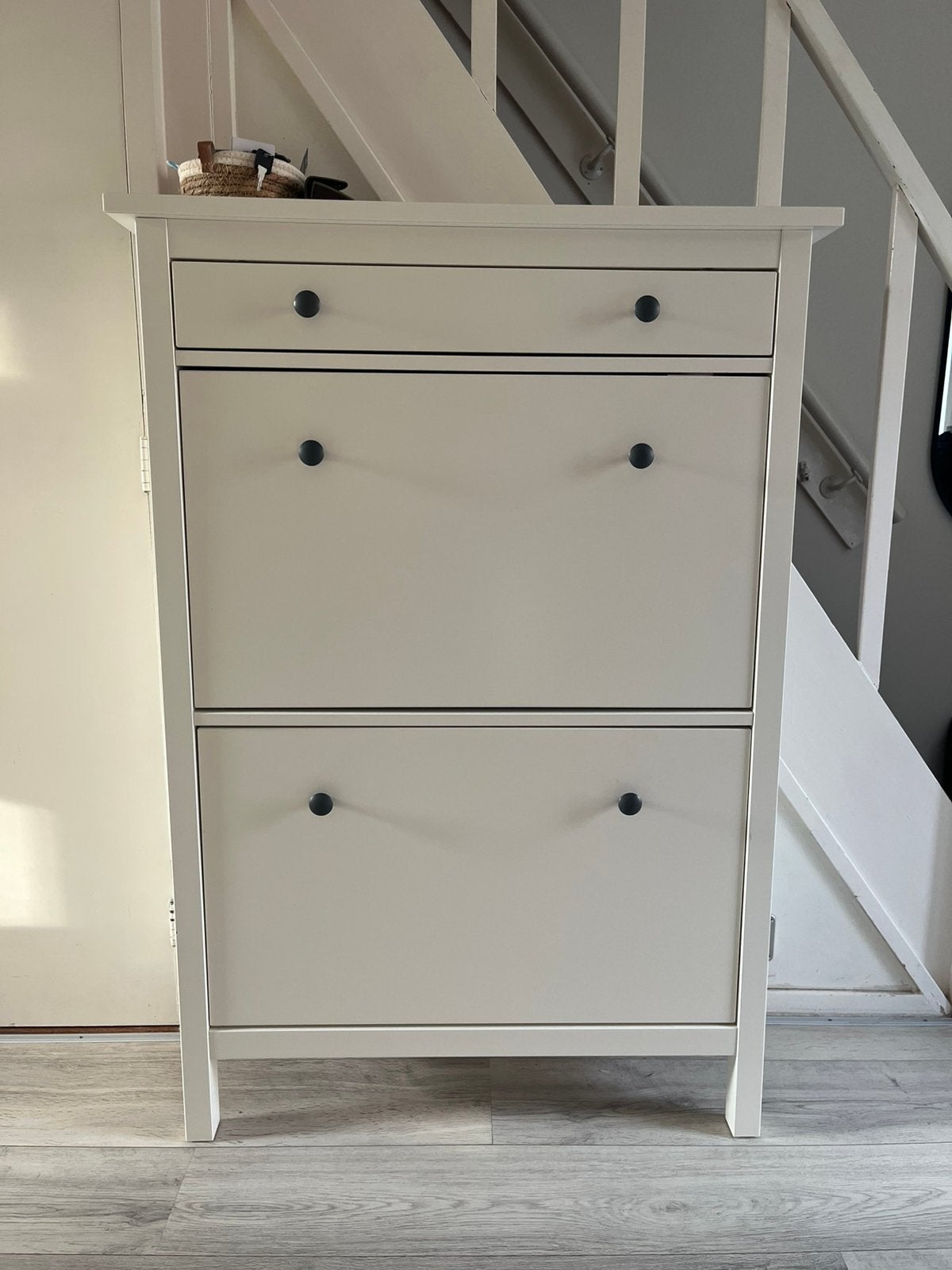 Mooie hemnes schoenenkast Ikea, Ophalen, Zo goed als nieuw