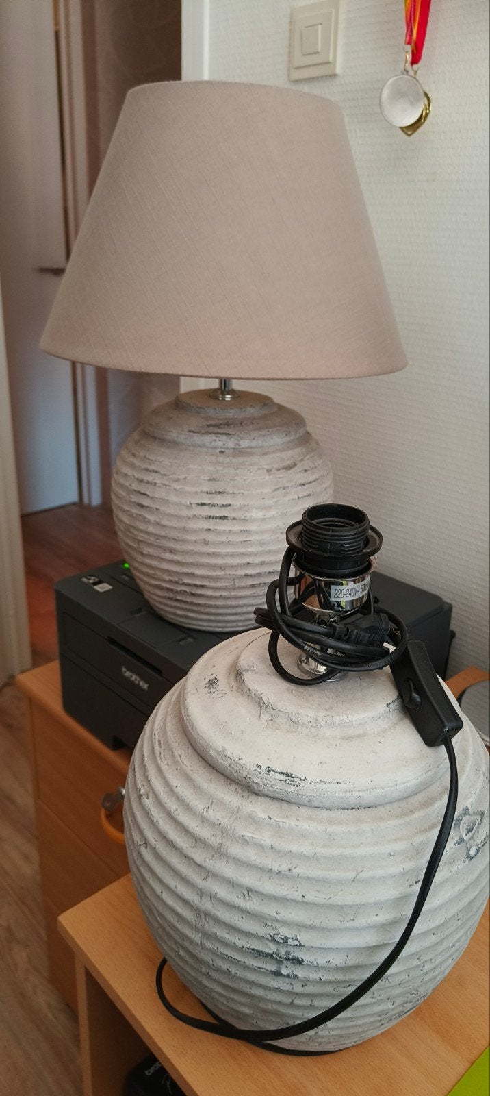 Twee tafellampen in betonlook met kap, Beige, Ophalen, Met kap