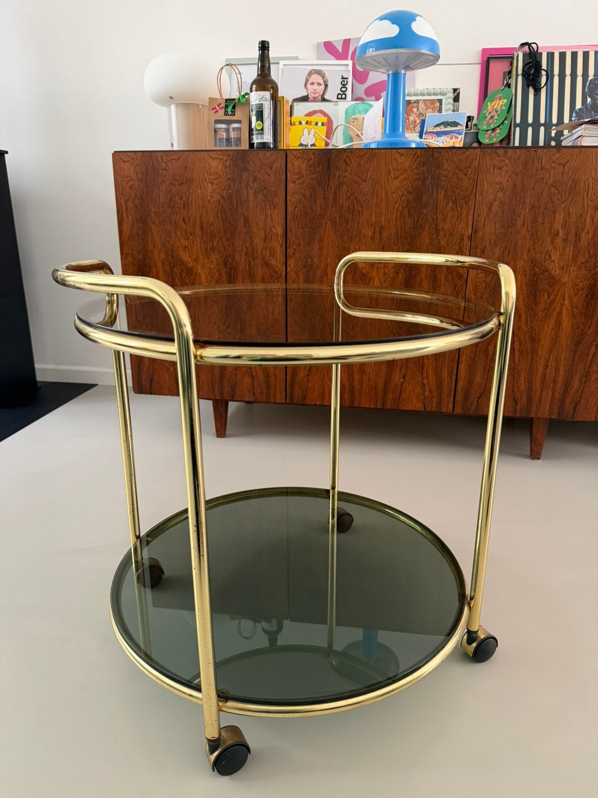 vintage mid century drank tafeltje/ karretje, Gebruikt, Mid century, Rond, 55 tot 75 cm