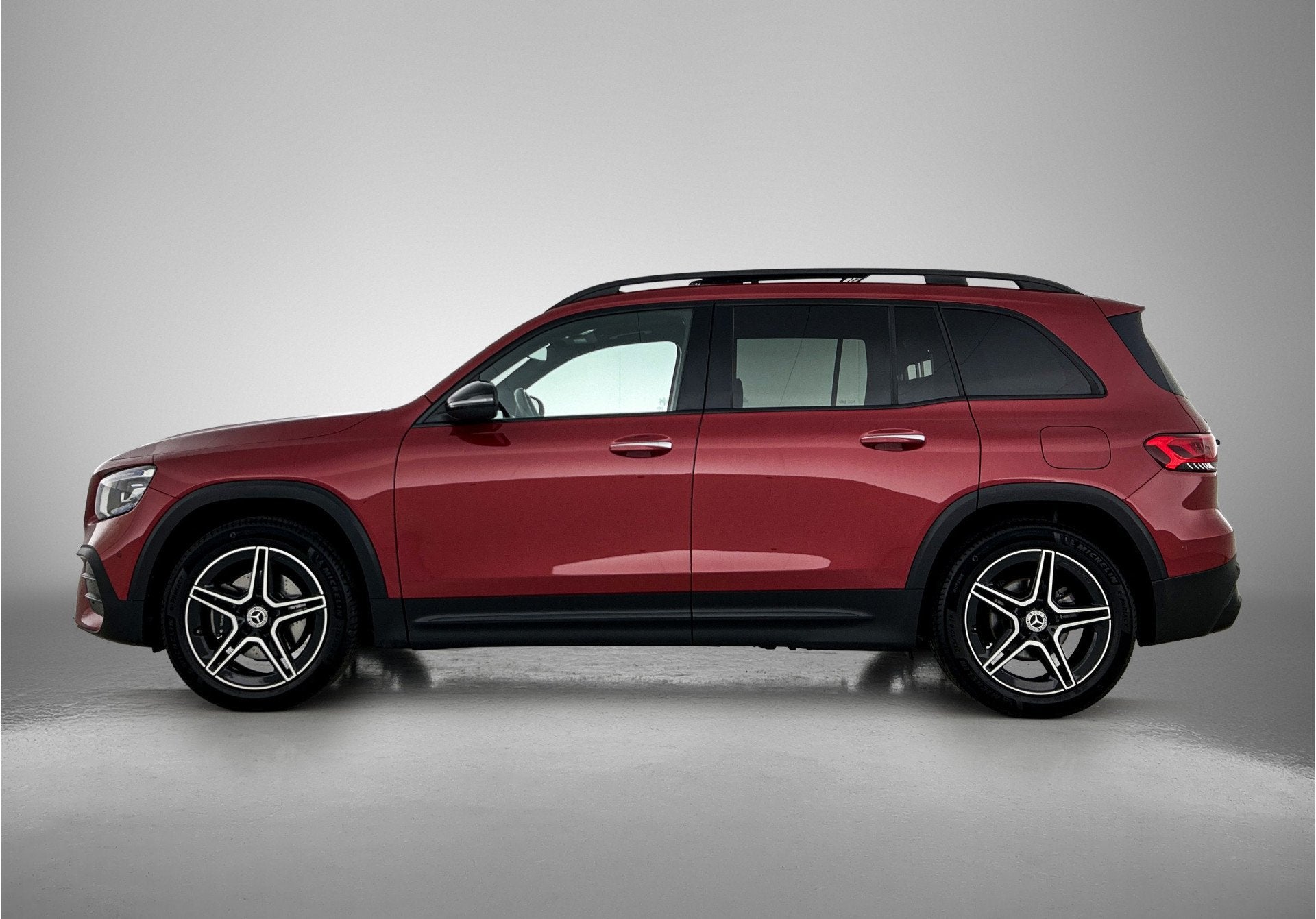 Mercedes-Benz GLB 200 Business Solution AMG | Panoramadak |, Auto's, 12 maanden, 4 cilinders, 163 pk, Origineel Nederlands