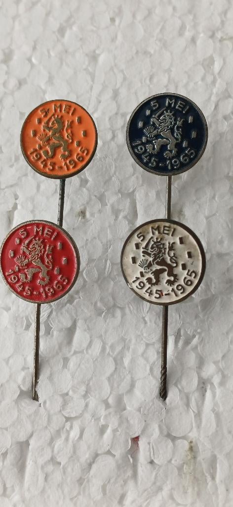 5 mei 1945 - 1965 (complete serie bevrijdingsspeldjes), Verzamelen, Speldjes, Pins en Buttons, Ophalen of Verzenden, Zo goed als nieuw