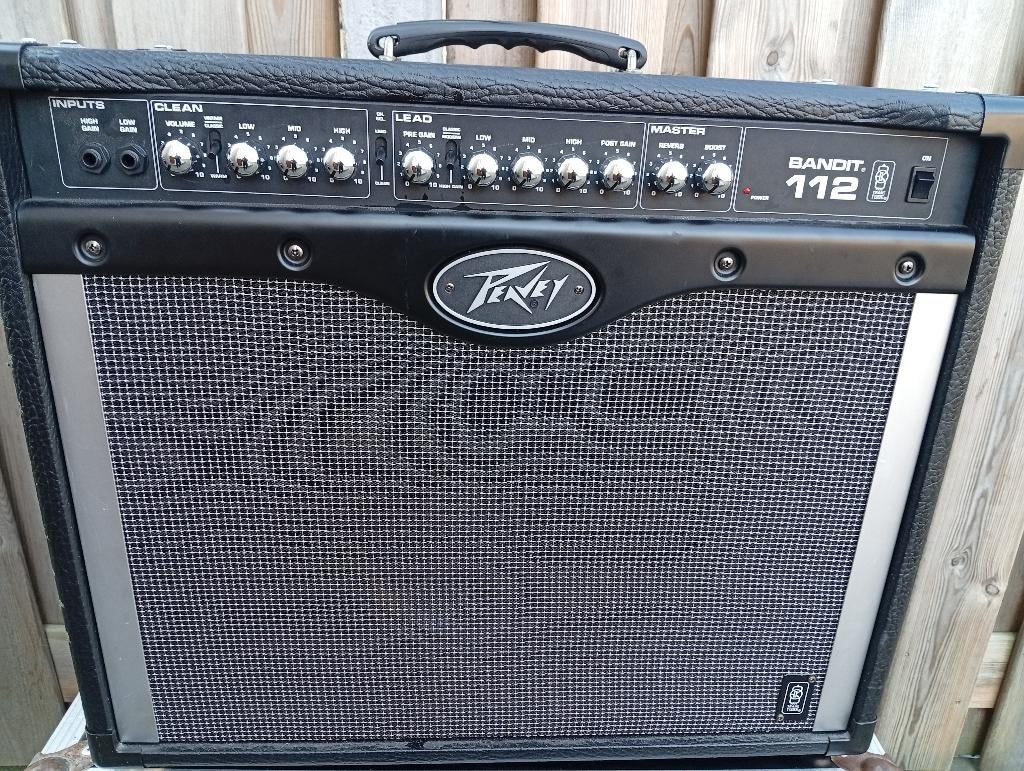 Peavey gitaar met flightcase  €150 direct meenemen, Muziek en Instrumenten, Snaarinstrumenten | Gitaren | Elektrisch, Ophalen