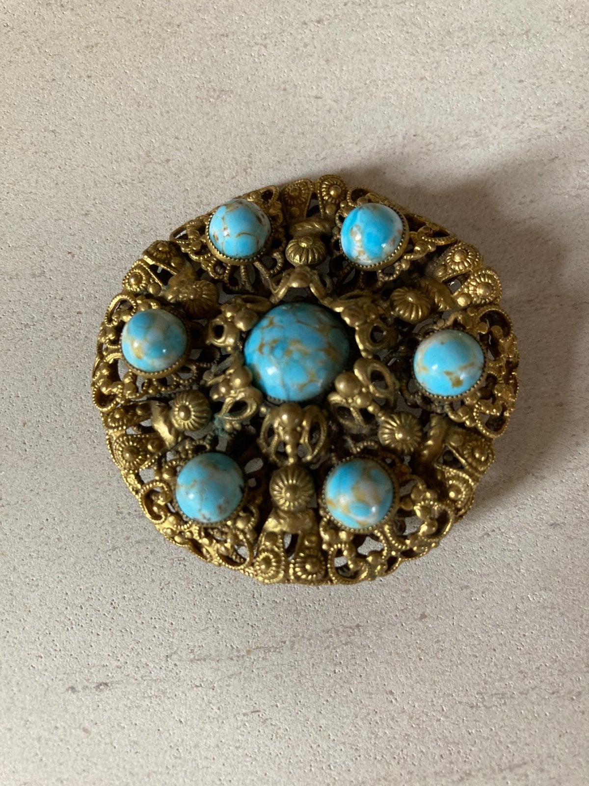 Prachtige Vintage Filigraan Broche met Faux Turkoois, Overige materialen, 4 tot 7 cm, Ophalen of Verzenden, Zo goed als nieuw