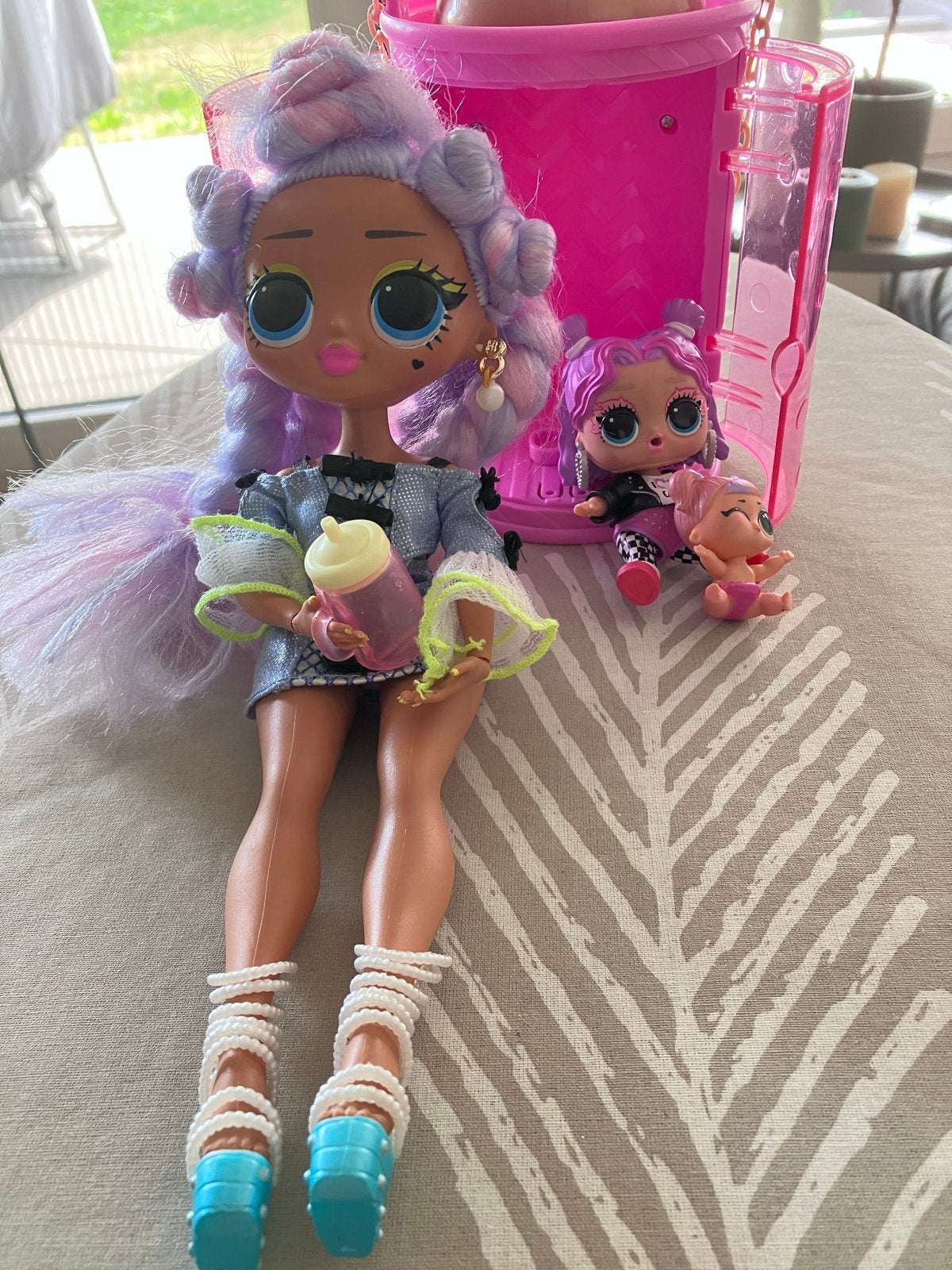 LOL Surprise OMG pop met accessoires en kleine pop, Kinderen en Baby's, Speelgoed | Poppen, Ophalen of Verzenden, Zo goed als nieuw