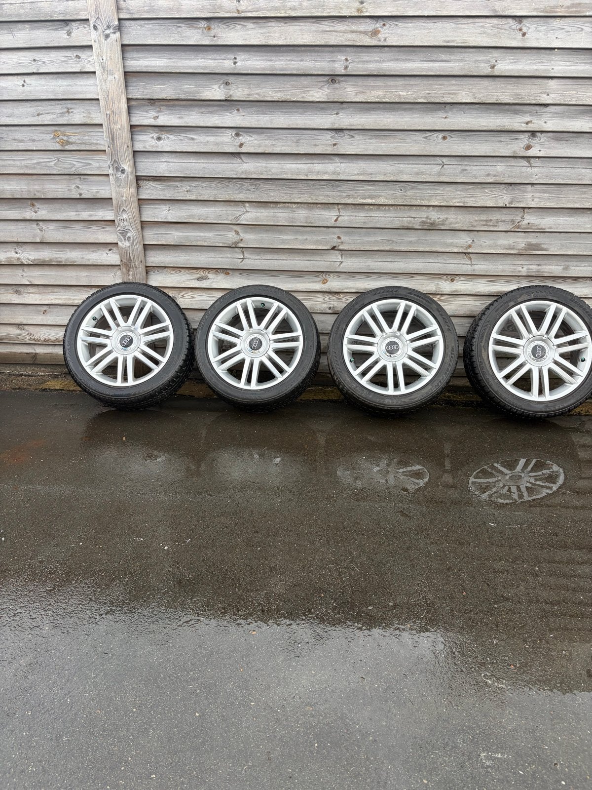 Audi velgen met winterbanden - 235/45R18, 18 inch, Gebruikt, Banden en Velgen, 235 mm