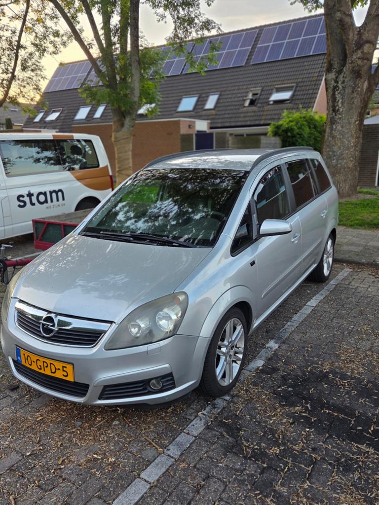 Opel Zafira 1.8 2007 Grijs, Stof, 4 cilinders, Particulier, Stoelverwarming