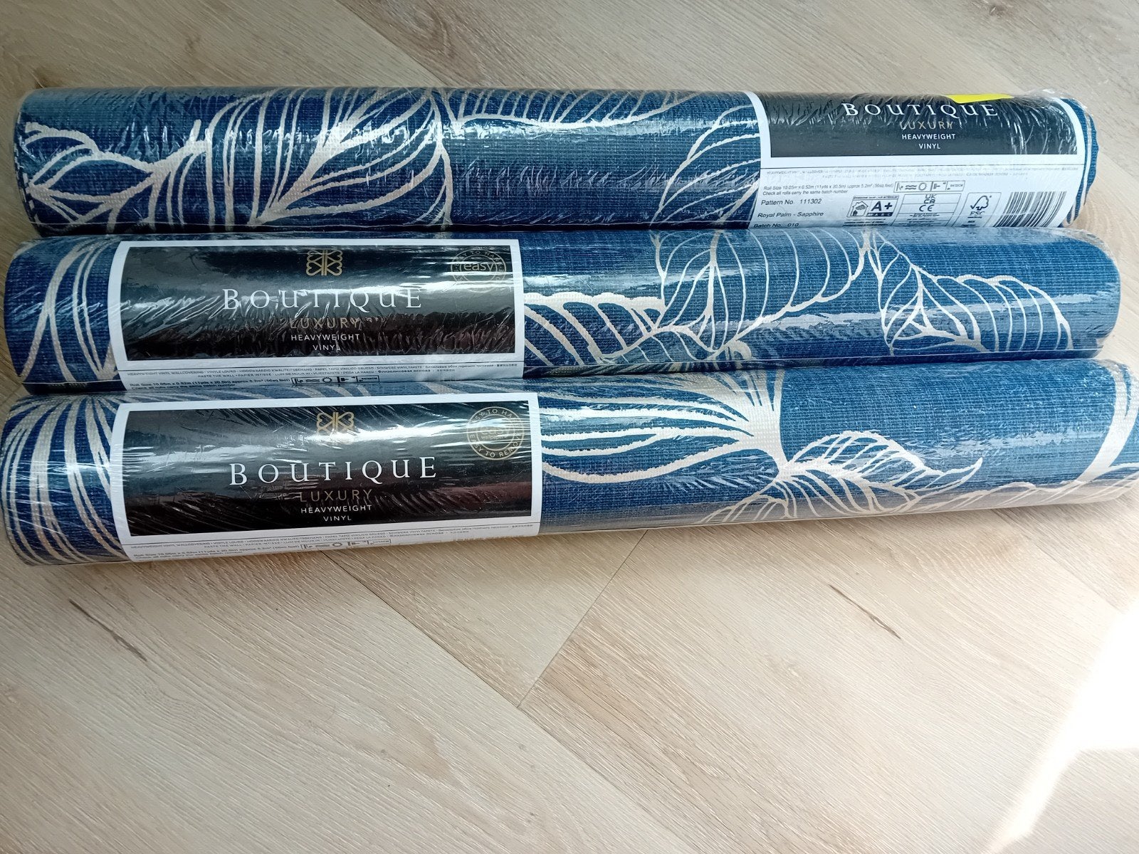 3 rollen Boutique Royal Palm Sapphire vinylbehang, Bladeren, Ophalen of Verzenden, Vinylbehang, 10 tot 25 m²