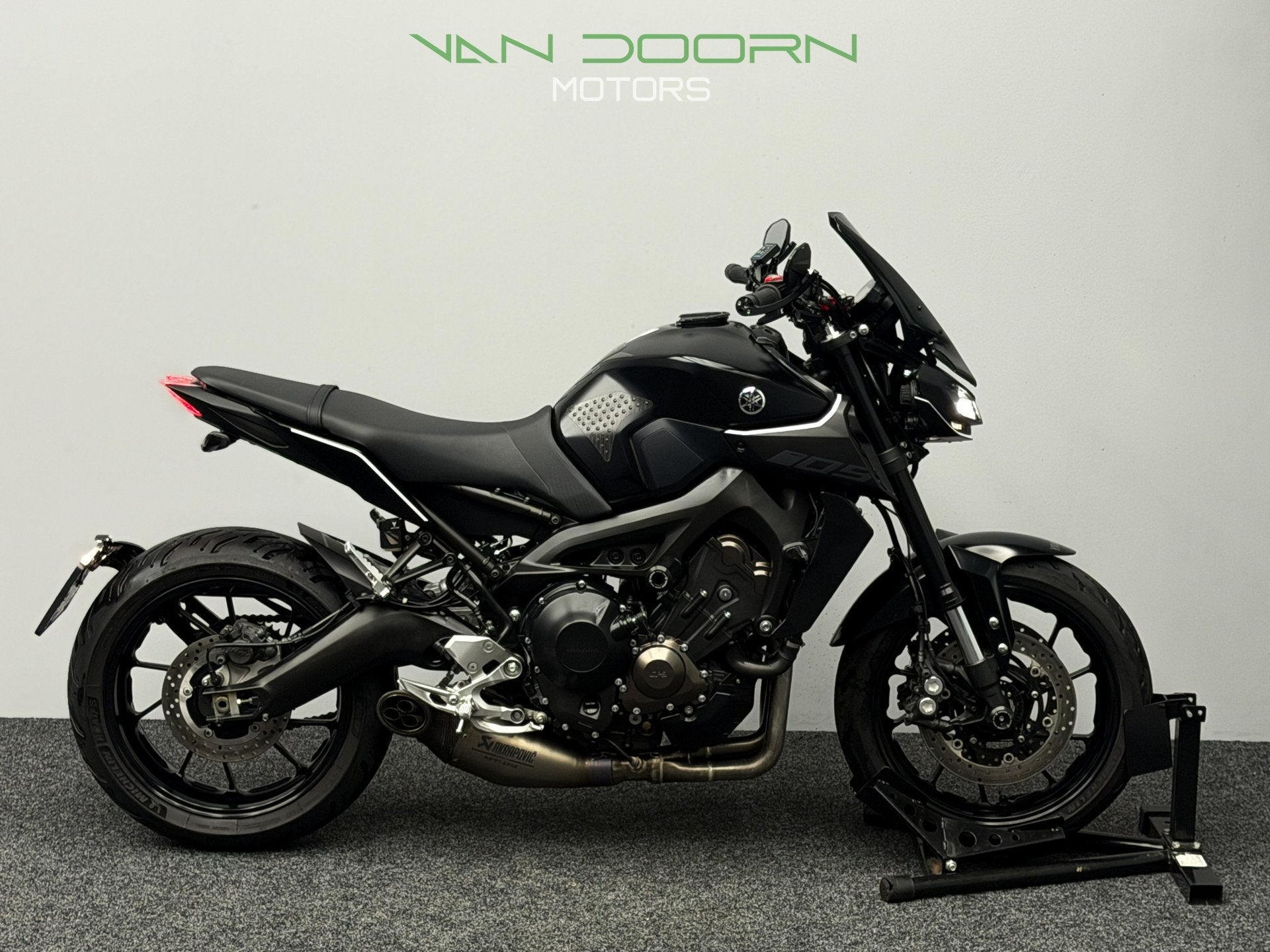 Yamaha MT-09 ABS | NL | Akrapovic | Full option! | QS | MT 0, Info@vandoornmotors.nl, Kraaivenstraat 23-5
5048AB  TILBURG, NL