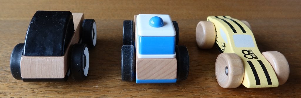 3 x Houten auto als nieuw, waarvan 2x IKEA Lillaboo, Ophalen of Verzenden, Zo goed als nieuw, Rij- of Hobbelspeelgoed