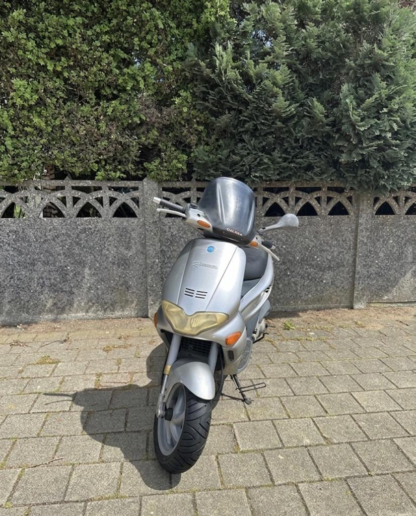 Gilera Runner, Fietsen en Brommers, Scooters | Piaggio, Ophalen, Zo goed als nieuw, Benzine, Zip