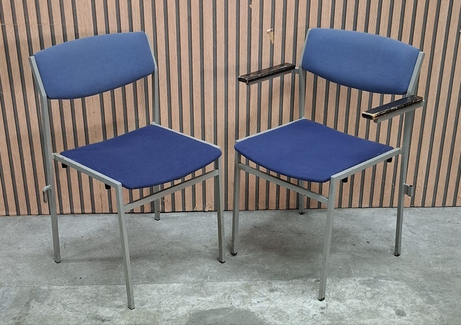 187 x schoolstoelen kantine horeca cafe stoelen vintage, Blauw, Ophalen of Verzenden, Zo goed als nieuw, Stof