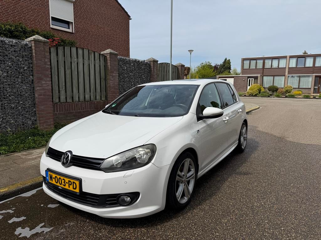 Volkswagen Golf 6 R-Line | CarPlay | Nieuwe ketting | Netjes, Auto's, Stof, Euro 6, 4 cilinders, Automatische klimaatregeling