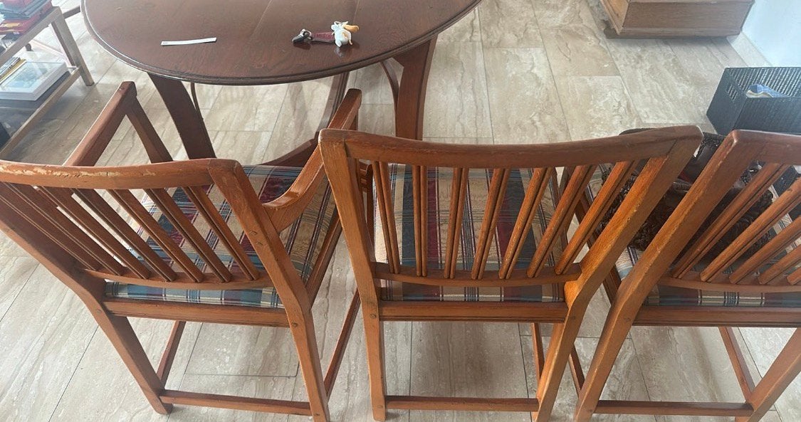 Schuitema eettafel, 6 stoelen en een salontafel, Ophalen, Gebruikt, Bruin, Stof