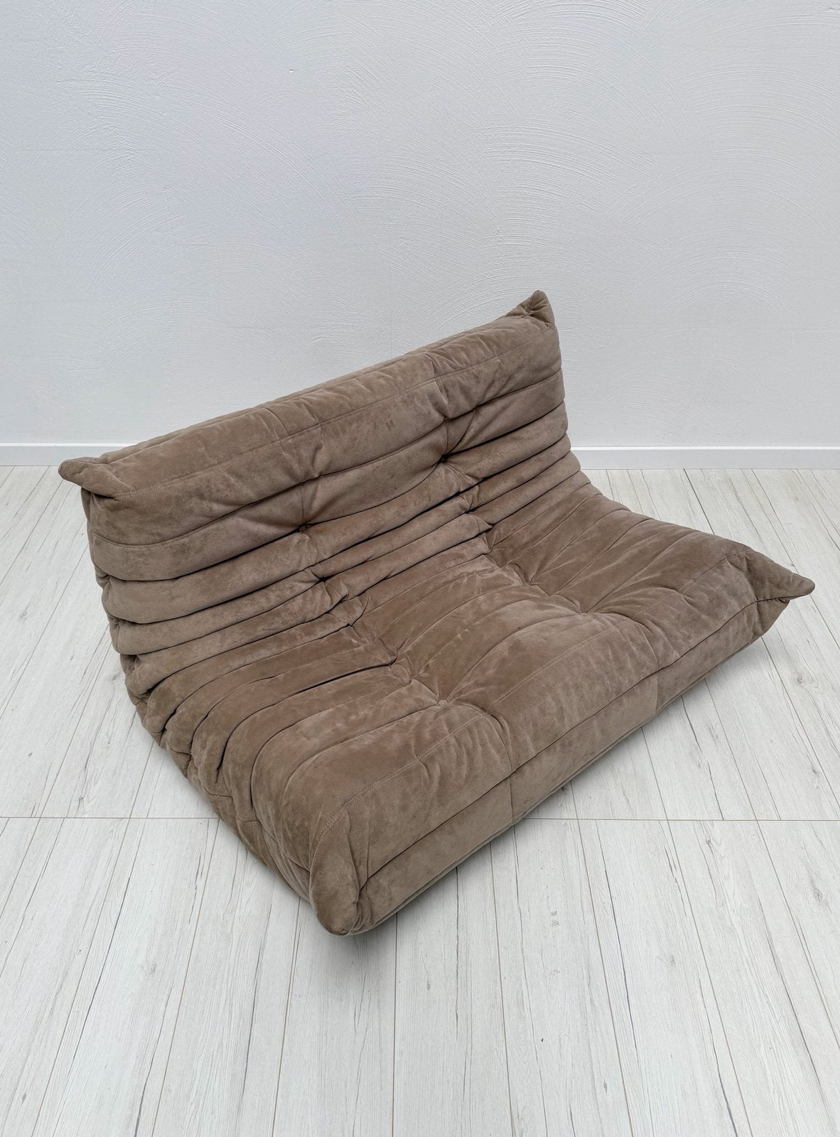 Ligne Roset Togo 2-zits Alcantara Michel Ducaroy vintage, 100 tot 125 cm, Tweepersoons, Ophalen of Verzenden, Zo goed als nieuw