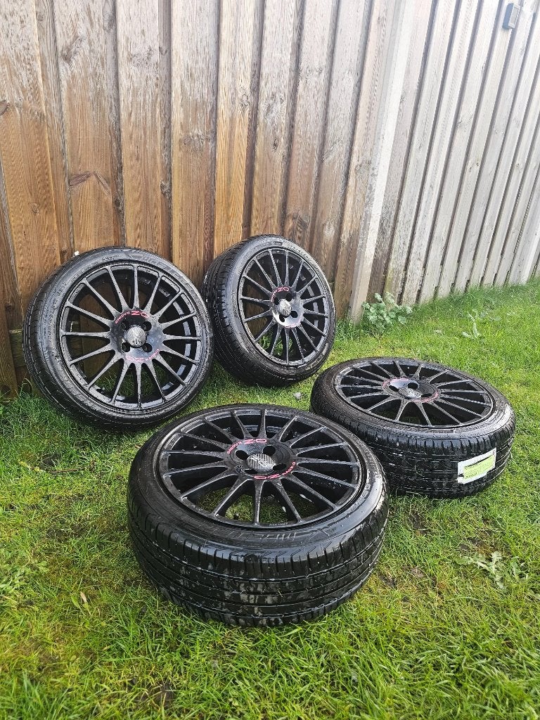 Originele OZ Superturismo 17" 4x100 ET40 velgenset 205/45/17, Auto-onderdelen, Banden en Velgen, Gebruikt, Banden en Velgen, 17 inch