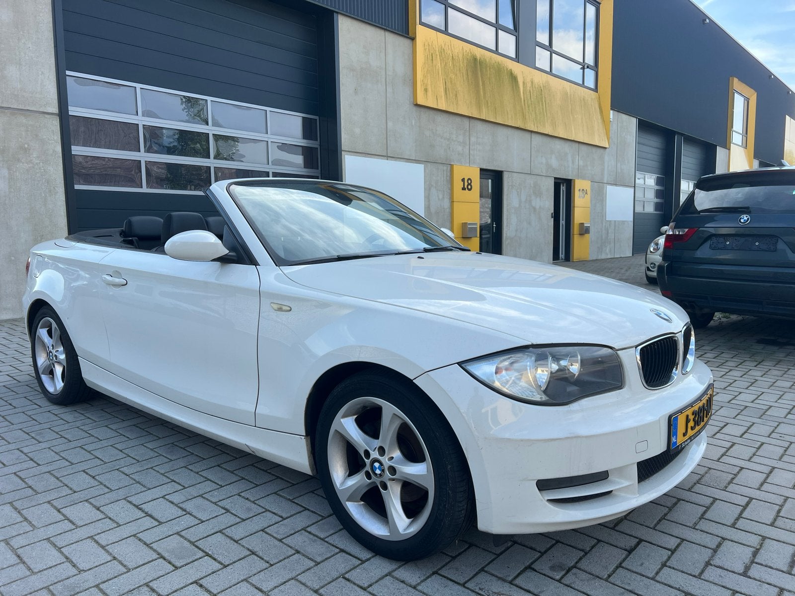 Foto 2 van BMW 1-Serie 2.0 118I Cabrio 2009 Wit