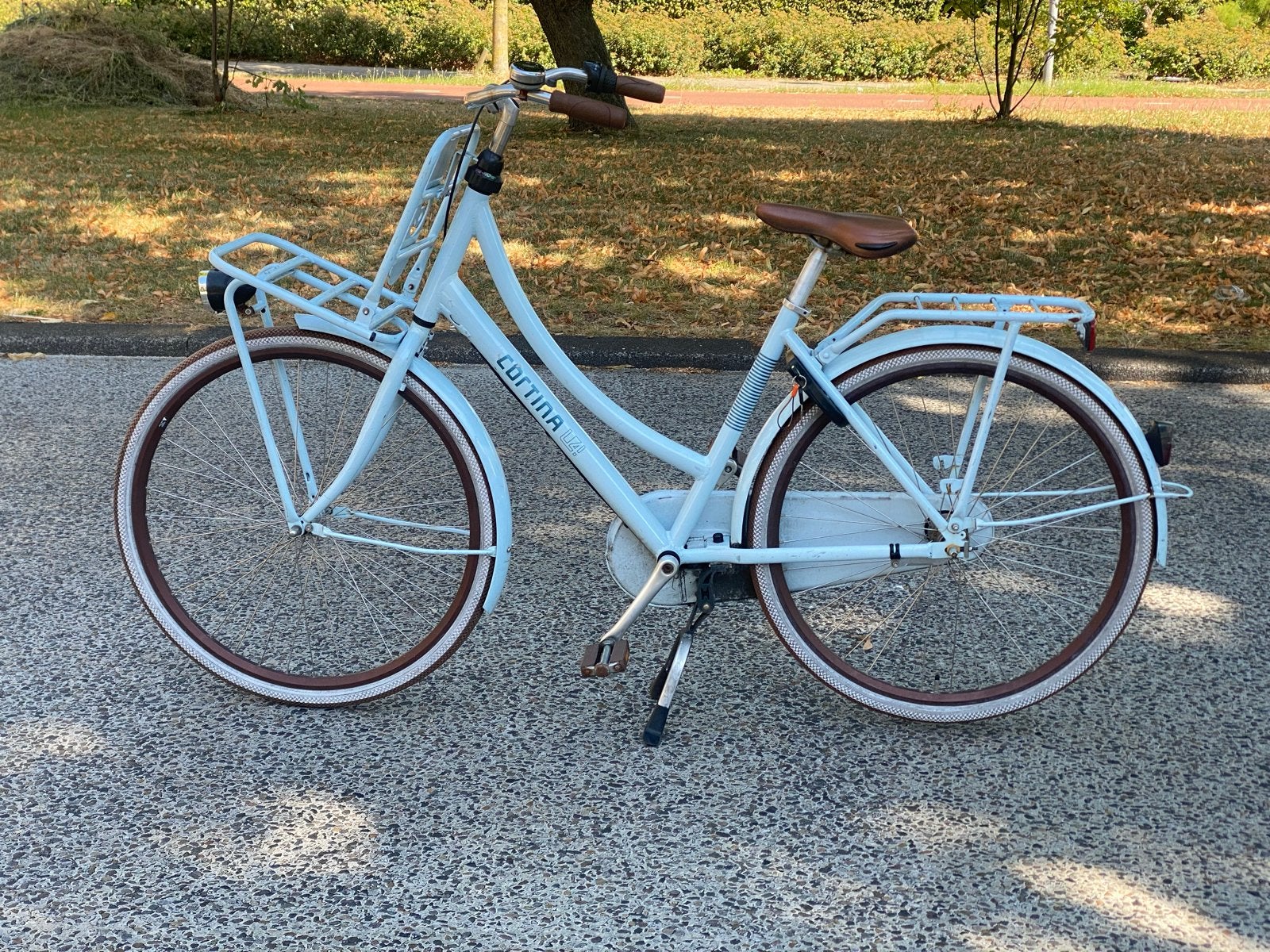Cortina fiets met voordrager en 3 versnellingen, Fietsen en Brommers, Fietsen | Dames | Damesfietsen, Overige merken, Gebruikt
