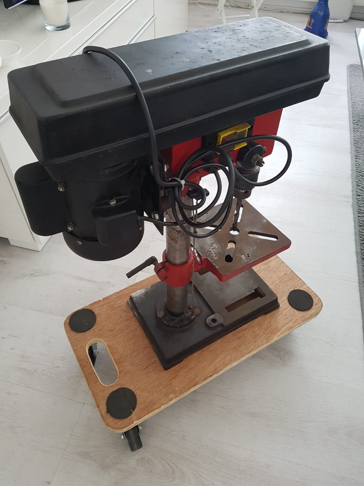 Aangeboden tafel boormachine / gereedschap tafelboormachine, Doe-het-zelf en Verbouw, Ophalen of Verzenden, Zo goed als nieuw