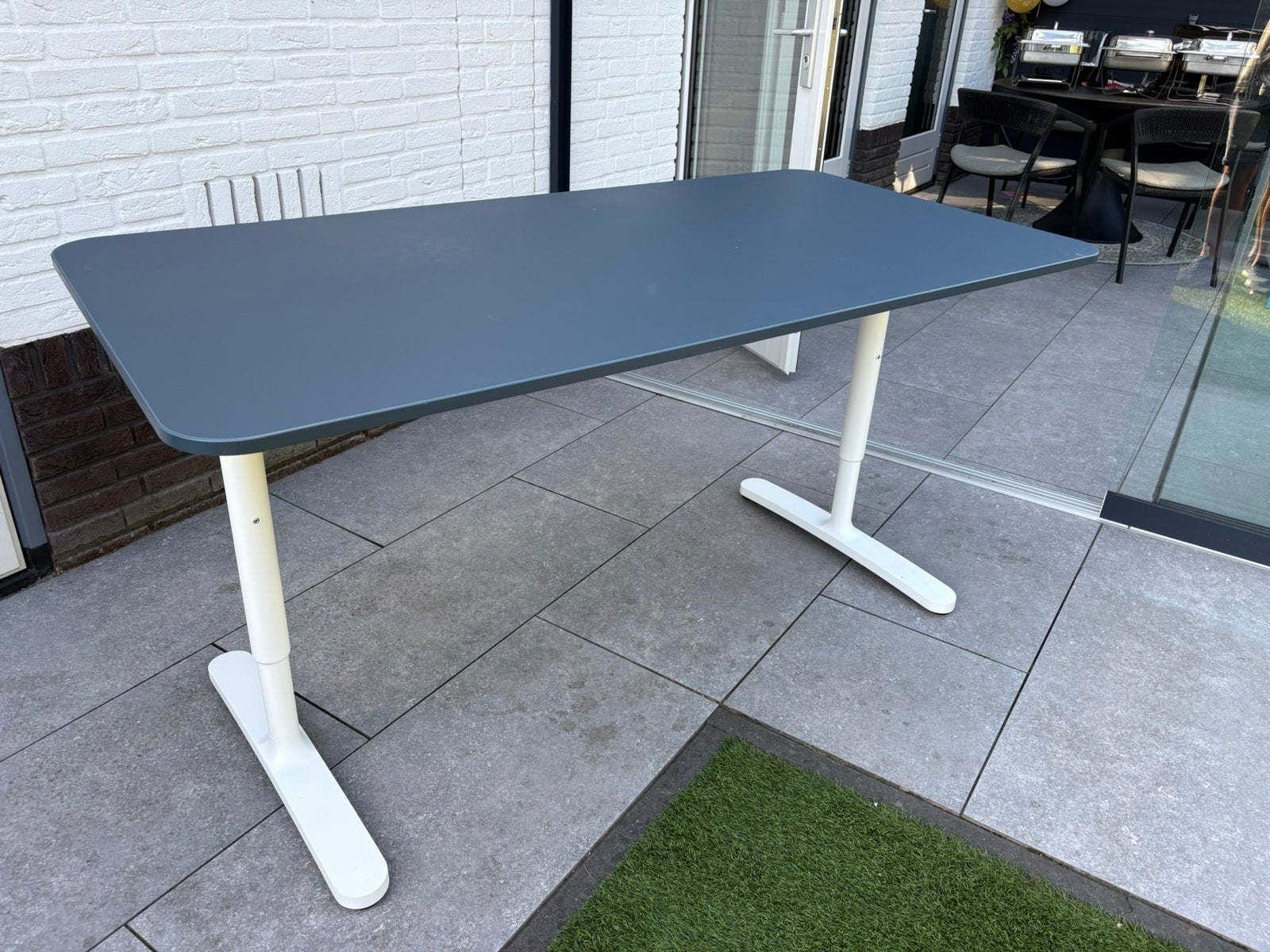 Ikea bekant verstelbaar bureau, Ophalen, In hoogte verstelbaar, Zo goed als nieuw