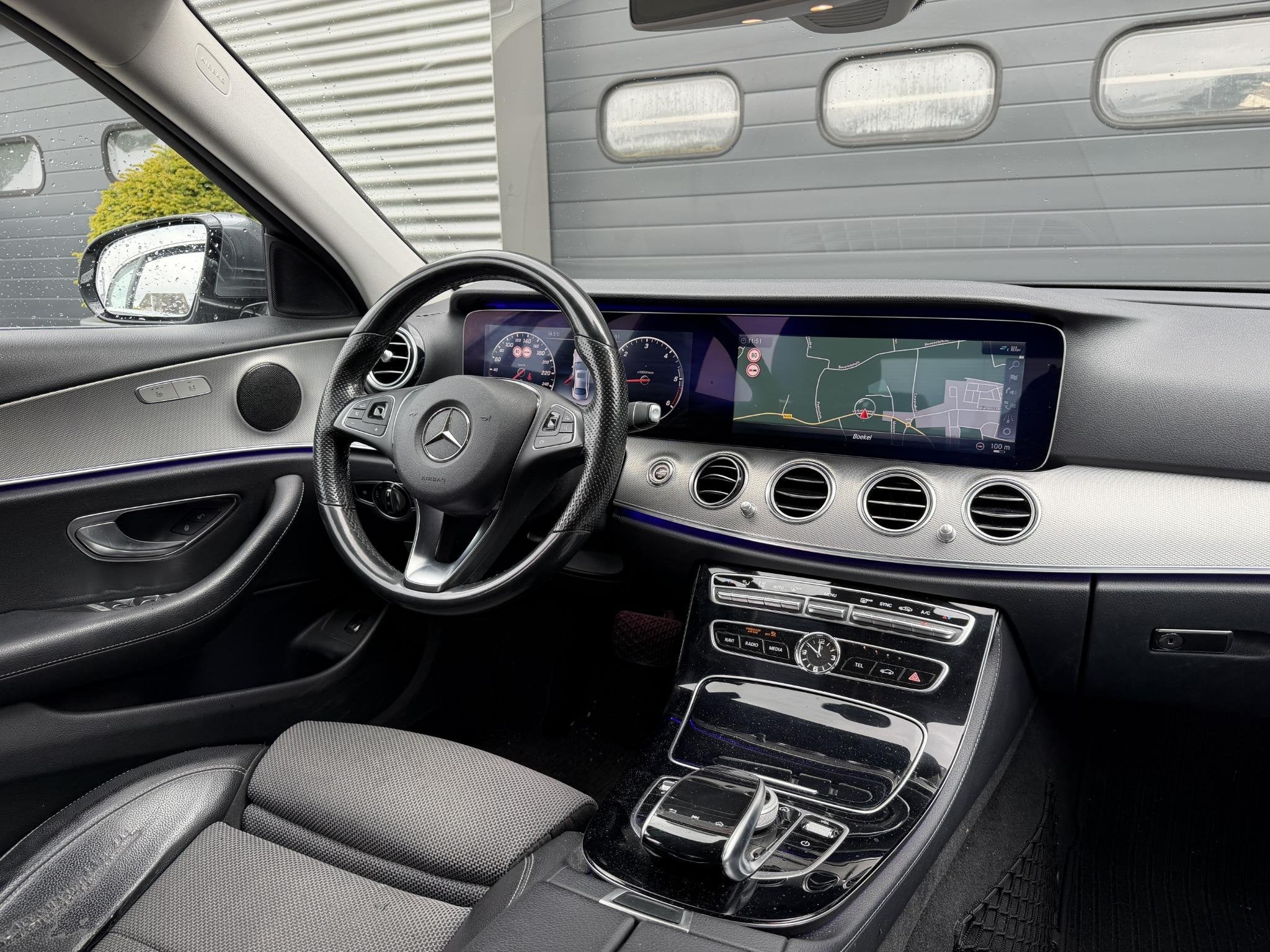 Mercedes-Benz E-klasse 220 d Lease Edition | Camera | Head-U, Auto's, Automaat, Achterwielaandrijving, 4 cilinders, Leder en Stof