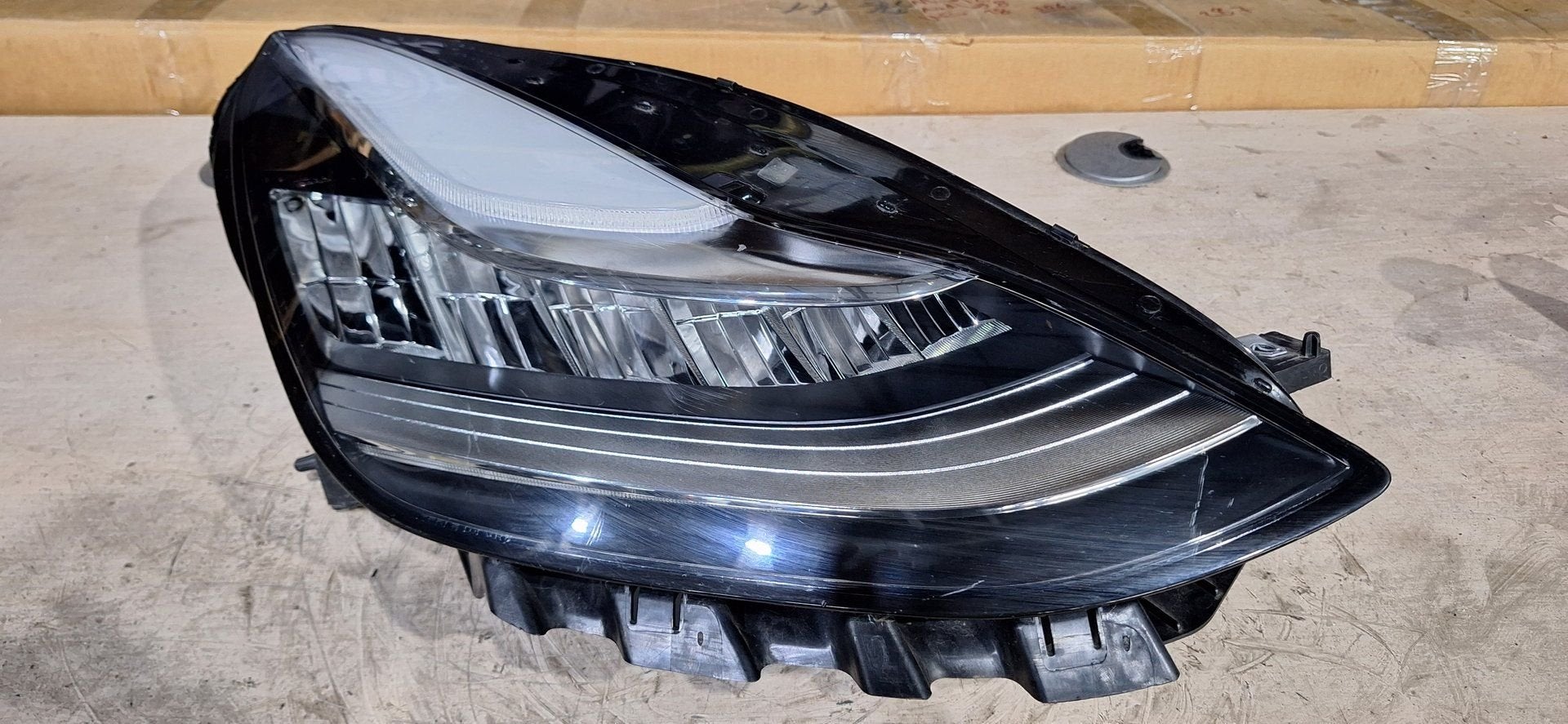 Originele Tesla Model 3 Full LED Koplamp Rechts (SAE Up-Leve