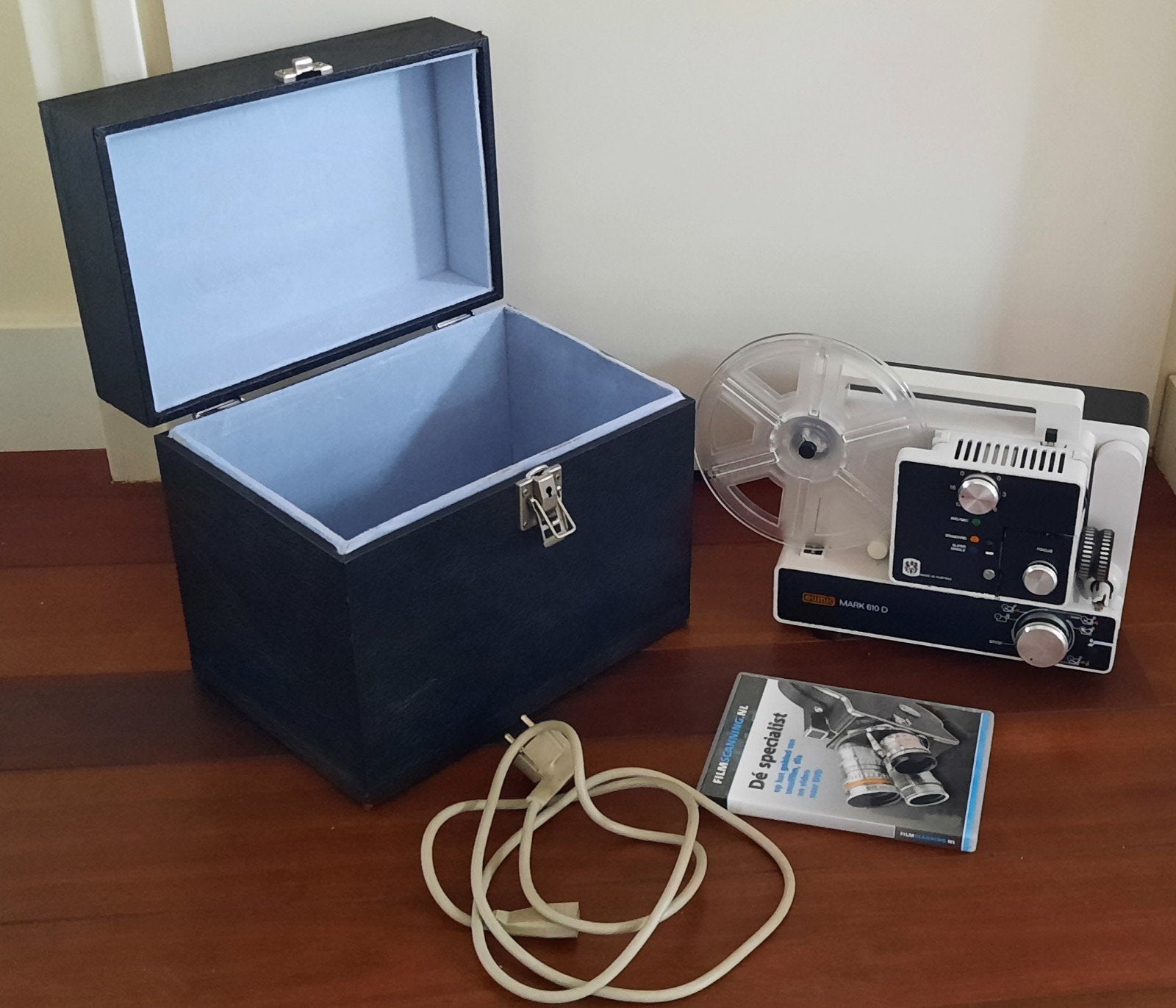 Eumig Mark 610 D Super 8 filmprojector met koffer, Ophalen of Verzenden, Gebruikt, Met scherm