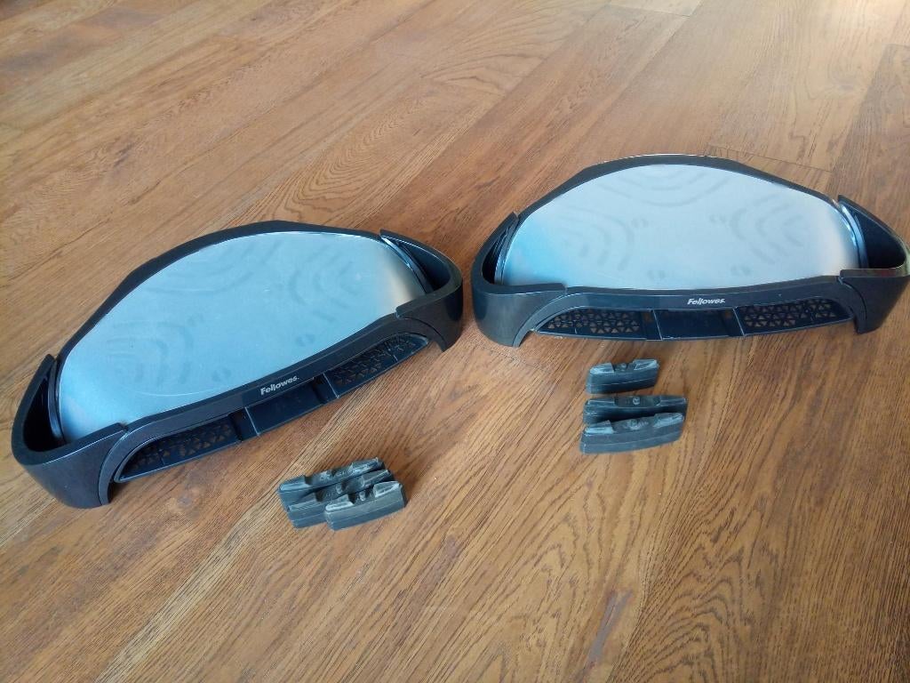 Twee beeldscherm standaards / monitor verhogers, Computers en Software, Ophalen, Onbekend, 60 Hz of minder, Overige typen