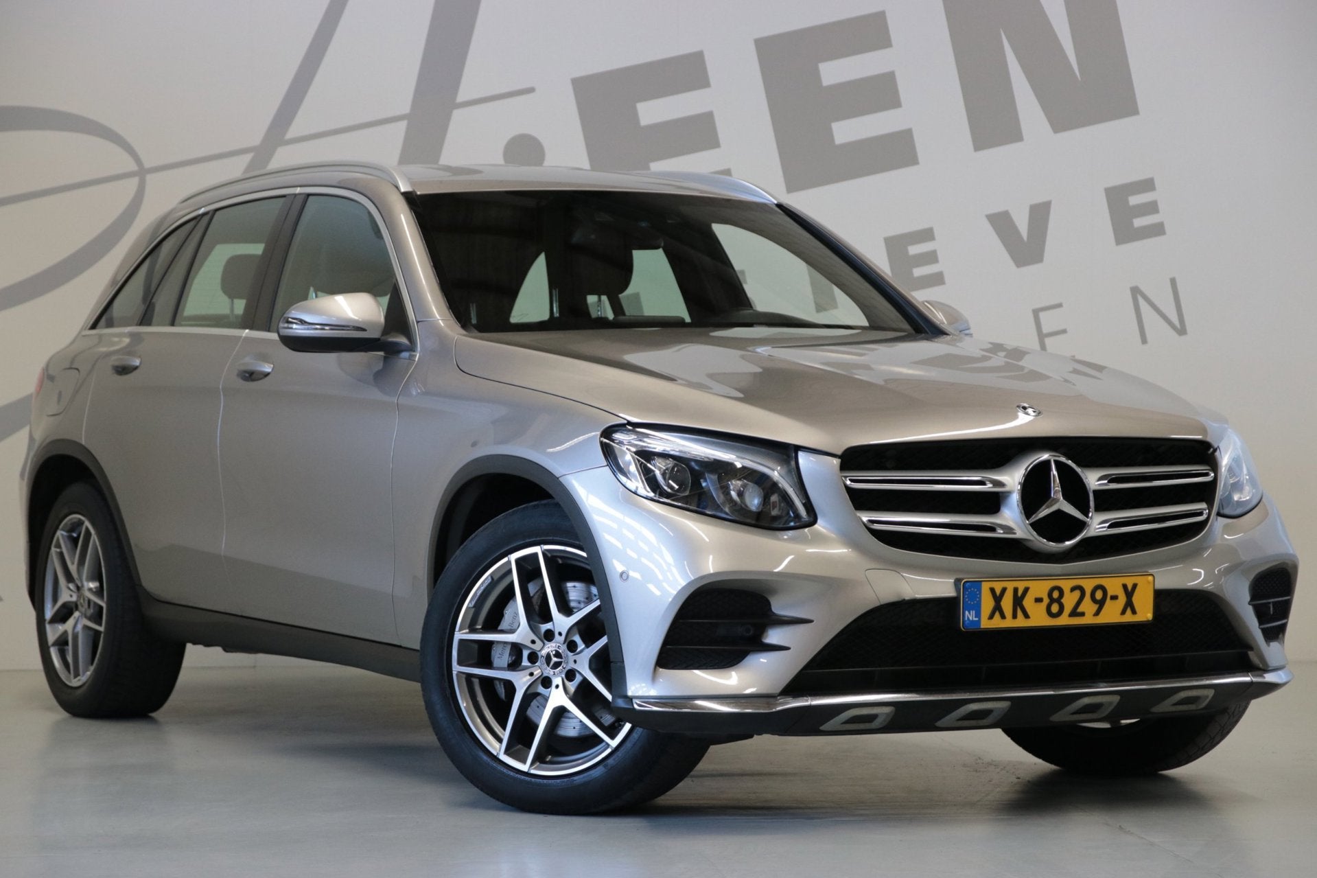 Mercedes-Benz GLC-klasse 250 AMG-line/AMG-styling/Achteruitr, Gebruikt, 4 cilinders, Automatische klimaatregeling, Leder en Stof
