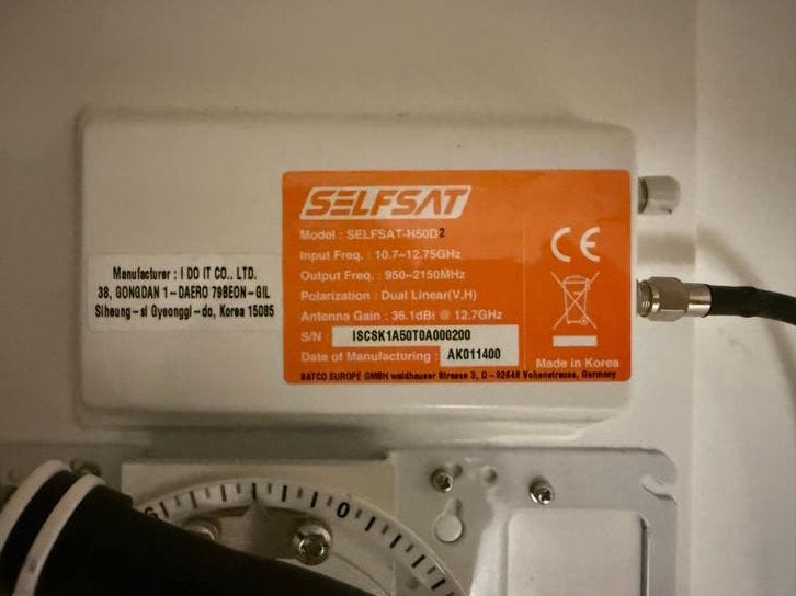 Travel Vision R7 Flat automatische satellietantenne, Ophalen, Zo goed als nieuw